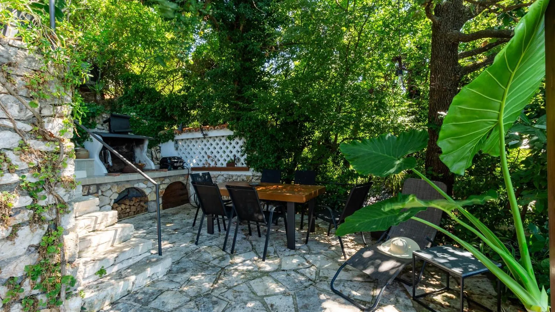 Artistic Beach House With Pool Jadranovo 0*,