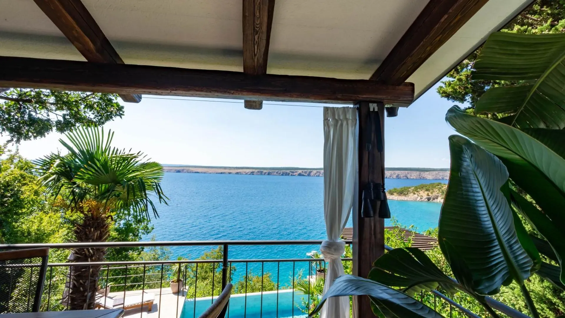 Holiday home Artistic Beach House With Pool Jadranovo Croatia